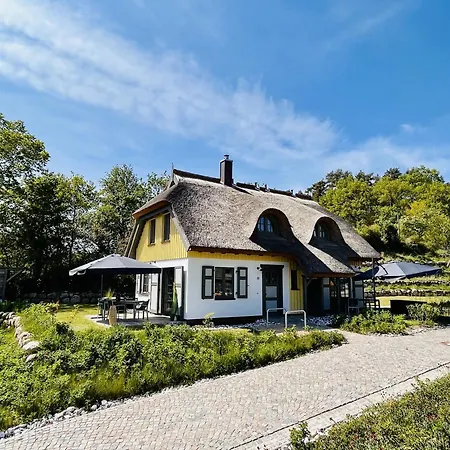 Haus Kormoran 21 Klein Stresow Ruegen By Ruyastay Feriehus *